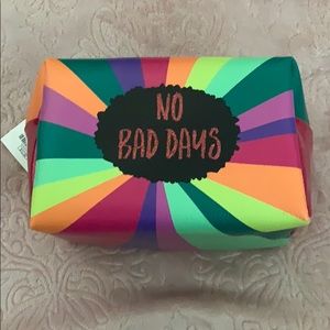 🏵NWT Charming Charlie Bag “NO BAD DAYS”